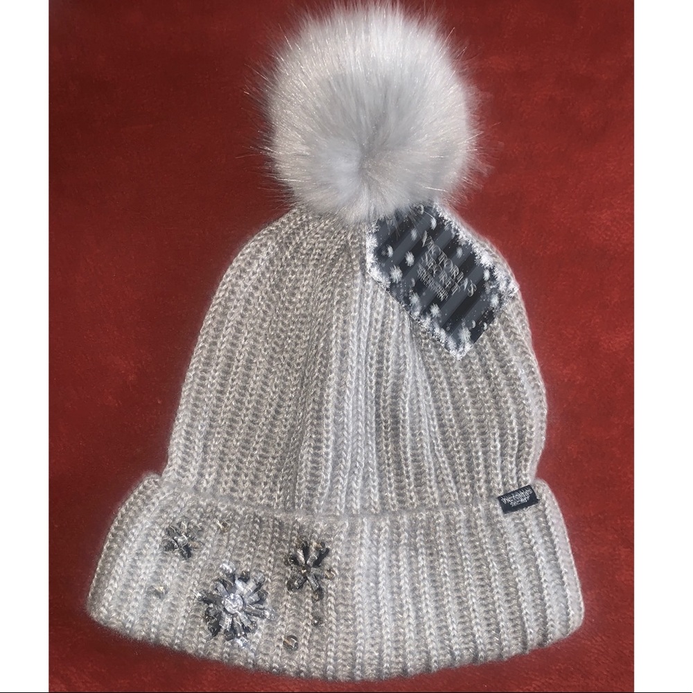 Winter Pom-Pom hat